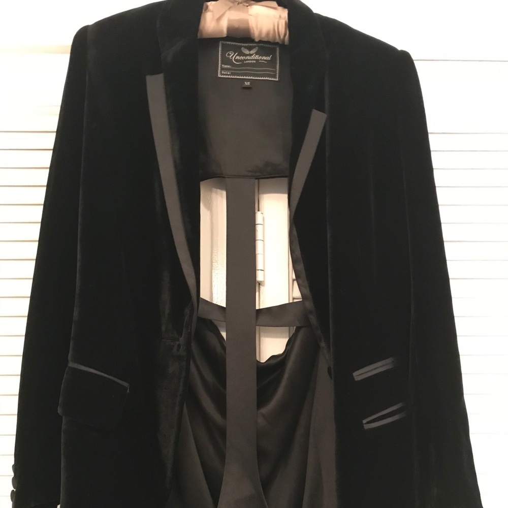 Unconditional Velvet blazer
